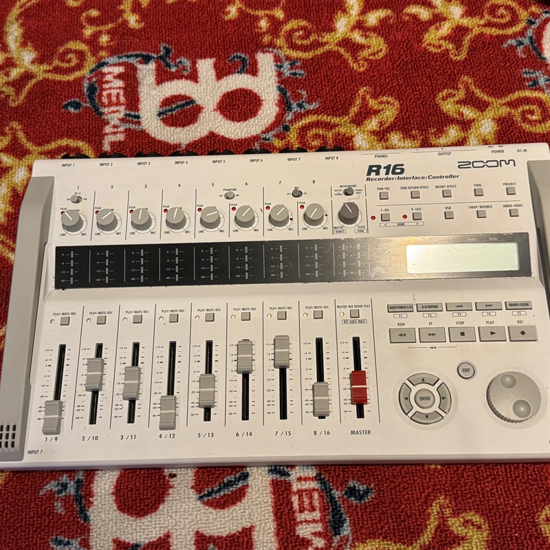 ZOOM R16の画像